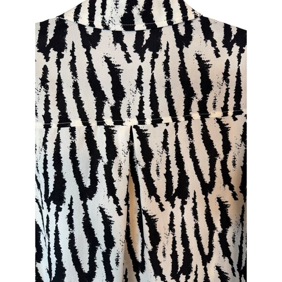 2/$30 NWT PrettyLittleThing Size 10 Black & White Zebra Print Oversized Shirt - Picture 11 of 16